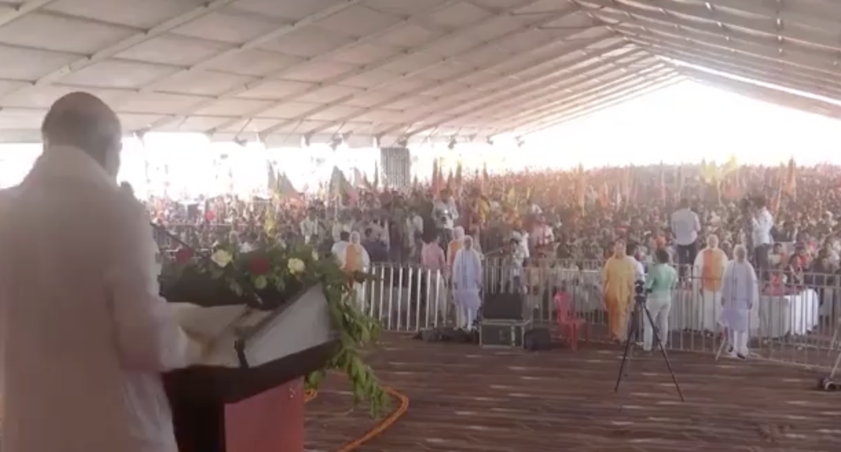 Home Minister Amit Shah delivers communal speech in Ballia