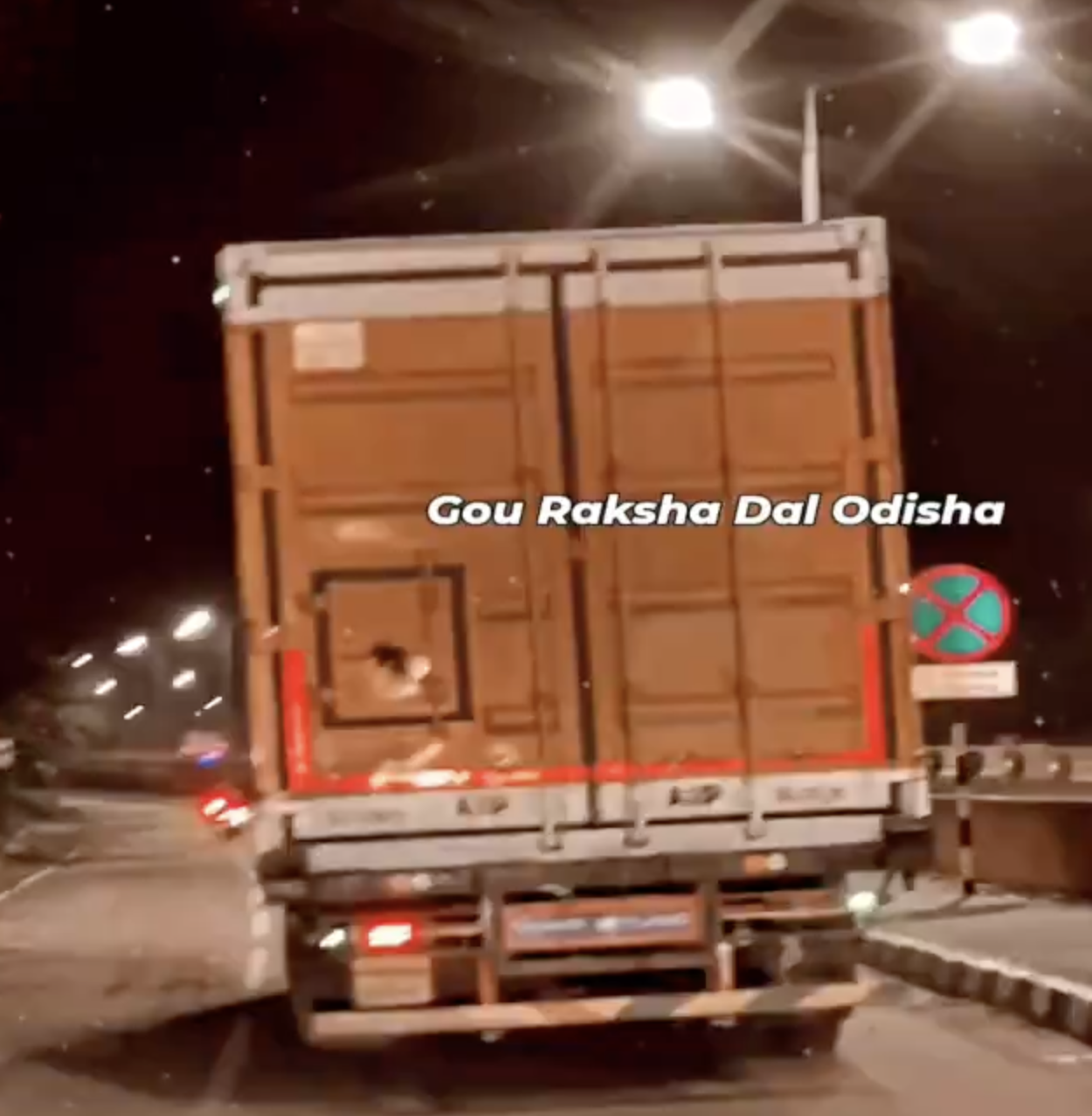 Cow vigilantes assaulted a truck driver for allegedly transporting beef in Berhampur