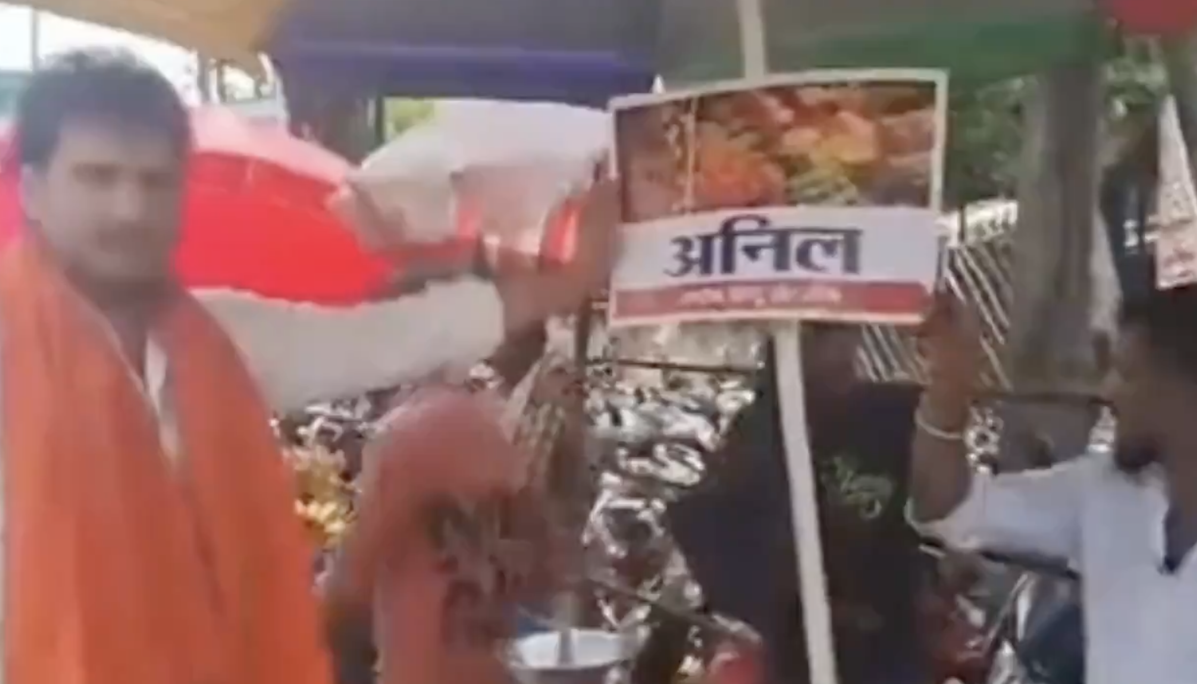 Hindu Sena members put nameplates on all Hindu shops