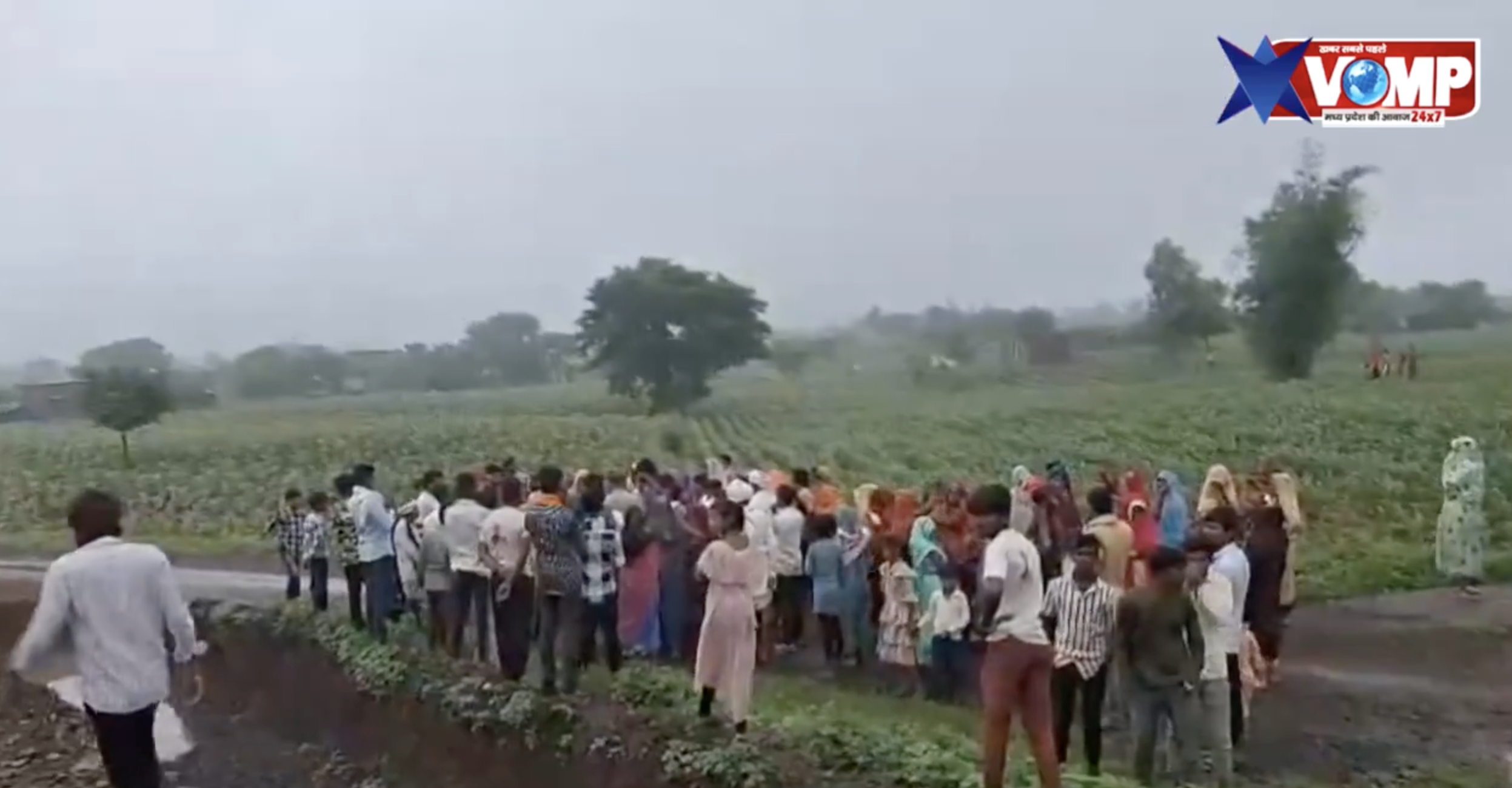 Far-right groups disrupted a Christian prayer meet in a church over allegations of religious conversions