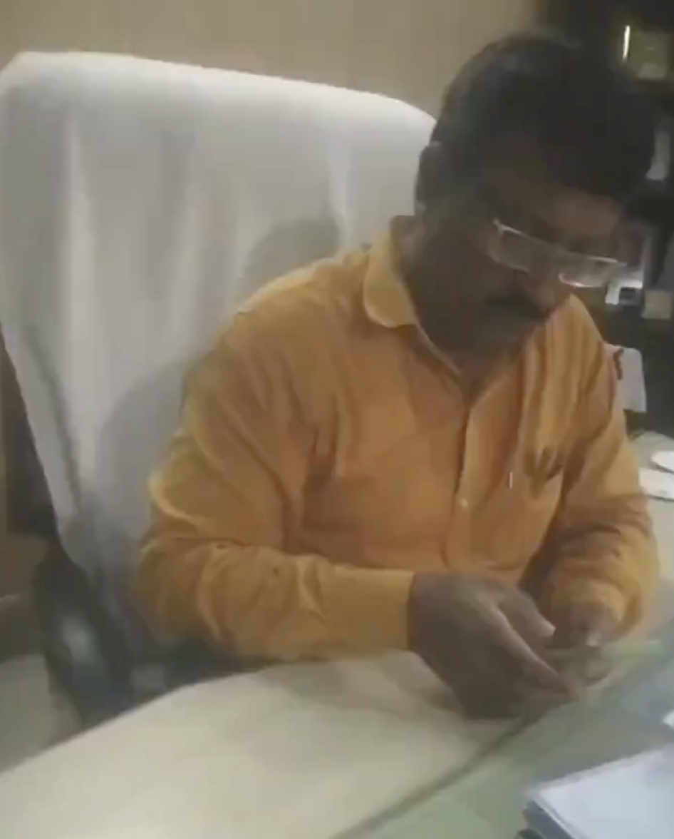 School principal makes Islamophobic remarks to expel Muslim kid