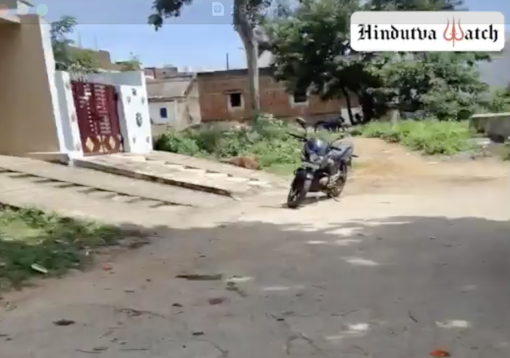 Far-right Hindu supporters harass Muslim vendors, wrongly accusing them of being from Bangladesh in Chatrapur