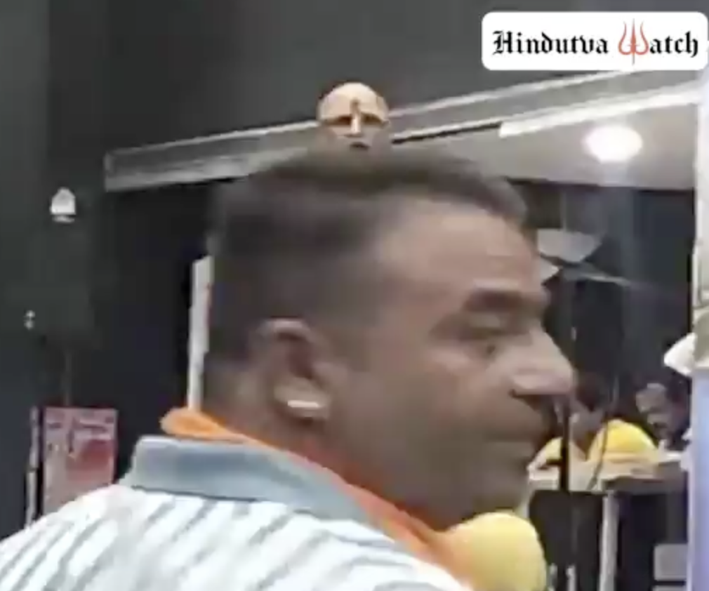 At Vishwa Hindu Parishad event, a religious preacher promotes anti-Muslim conspiracy theories of “love jihad and land jihad”