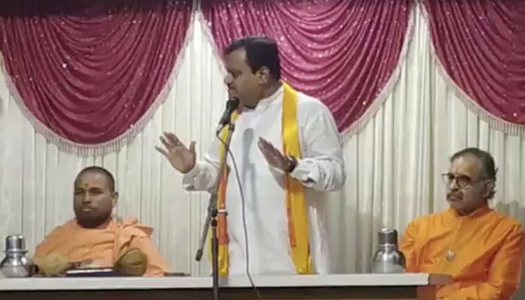 Sudharshan News owner Suresh Chavanke uses anti-Muslim slurs and delivers a conspiratorial hate speech in Pune