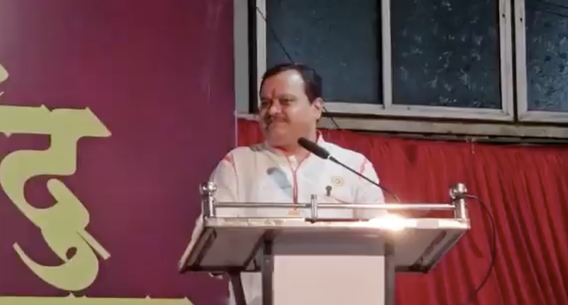 Sudharshan News owner Suresh Chavhanke delivers anti-Muslim hate speech at the Vishwa Hindu Parishad-Bajrang Dal event