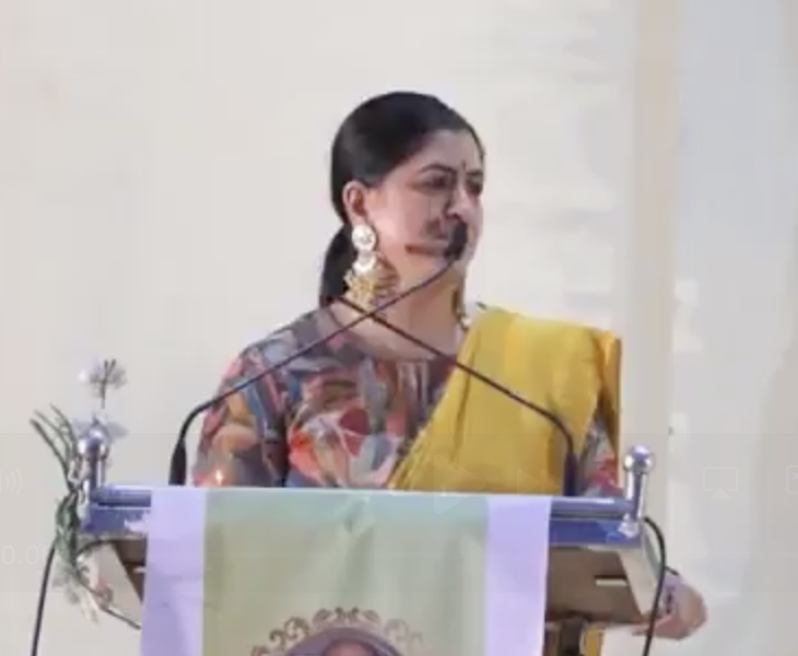 Far-right influencer Kajal Hindustani delivers anti-Muslim hate speechin at Gangadhar Meher University