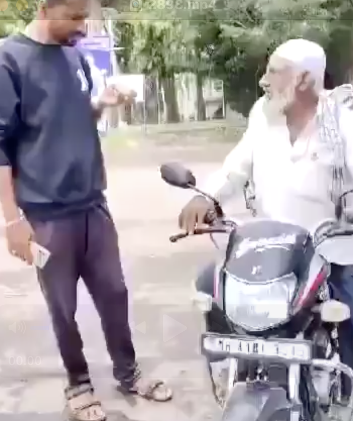 Miscreants enforce a ban on Muslims in a village by preventing an elderly Muslim vendor from entering in Malegaon