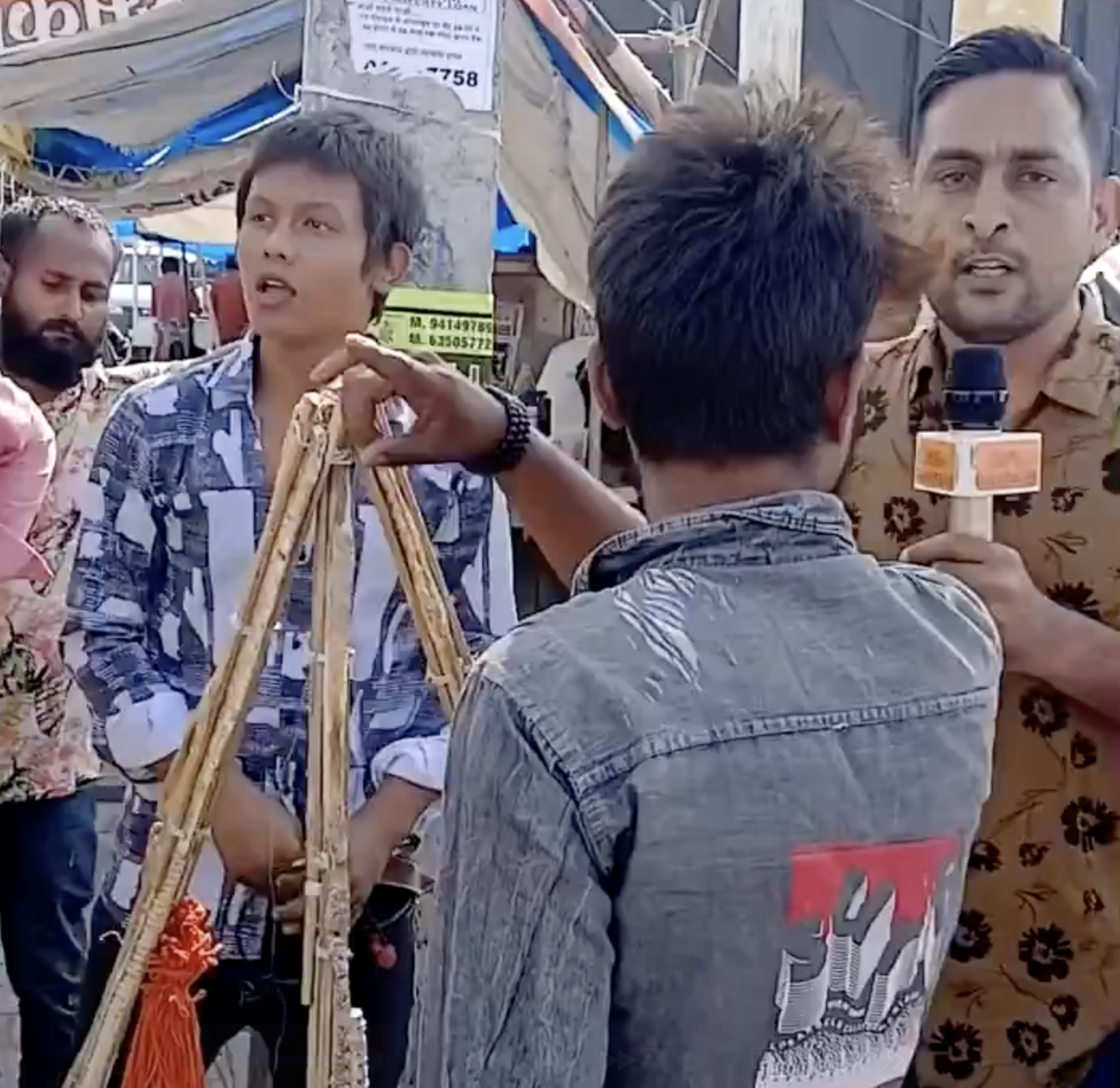 Bharatpur Live reporter heckled a Muslim youth selling fish bones