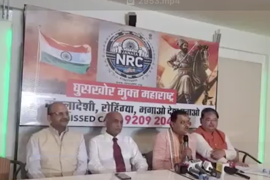 Suresh Chavhanke delivers fear-speech in Mumbai
