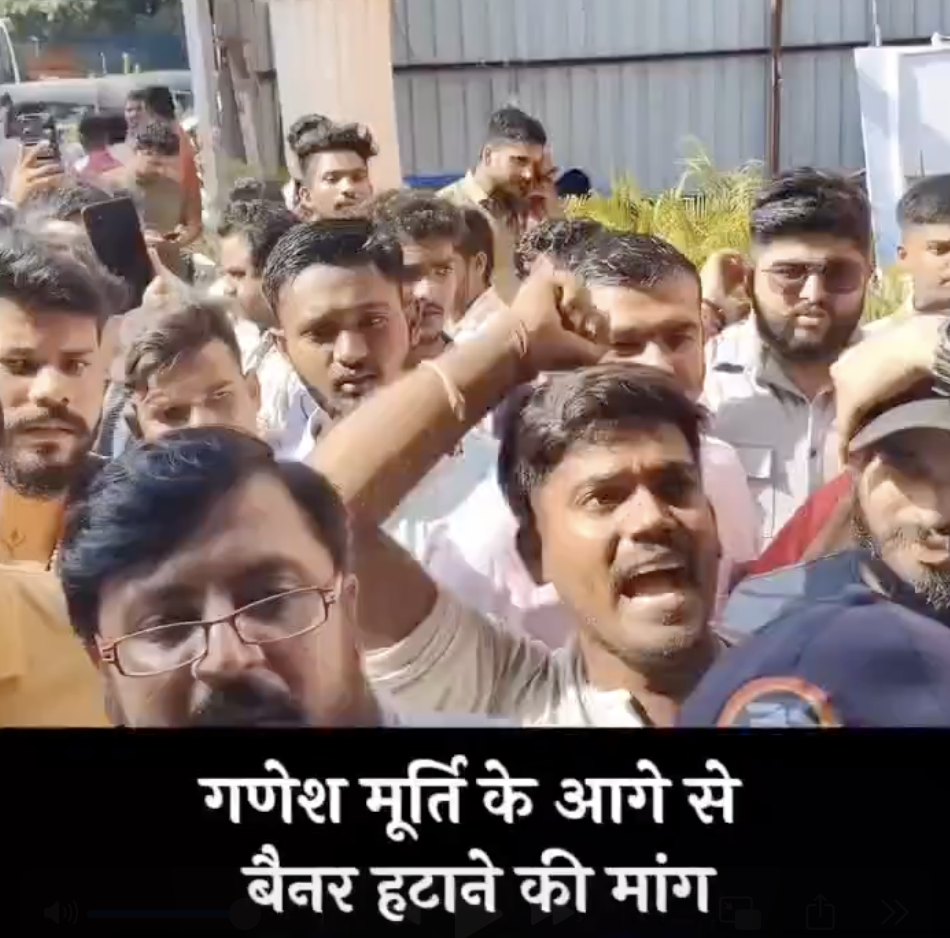 Bajrang Dal members tried to stop a Christian prayer meeting, over alleged religious conversions at Mira Road