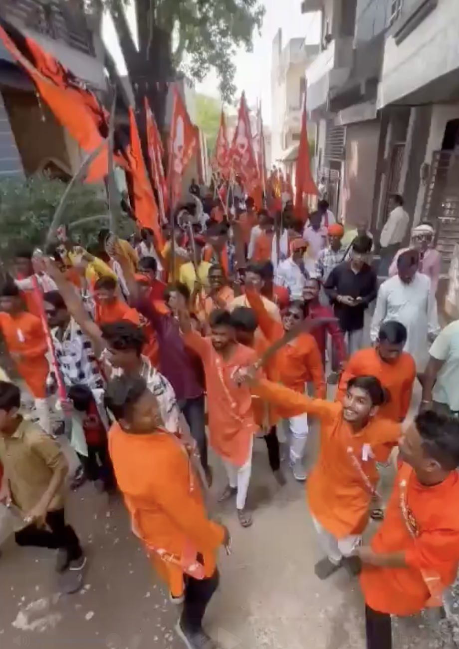 VHP-Bajrang Dal took out a rally with swords and other weapons in Nainpur