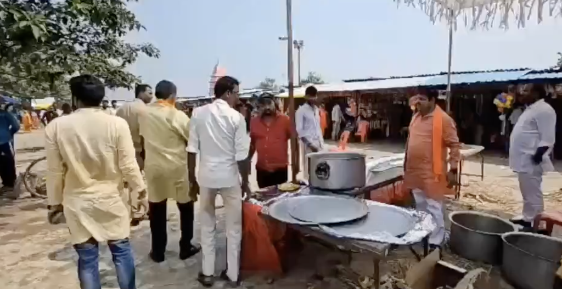 In Domariaganj, BJP leader Lawkush Ojha stopped fruit distribution event by a Muslim legislator