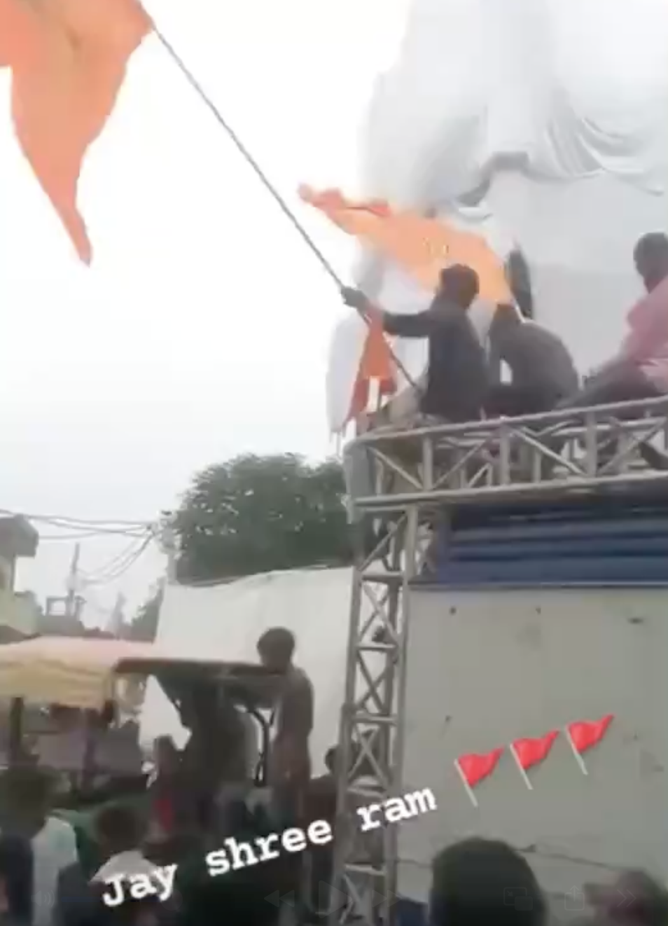 Provocative songs played outside a mosque in Barabanki