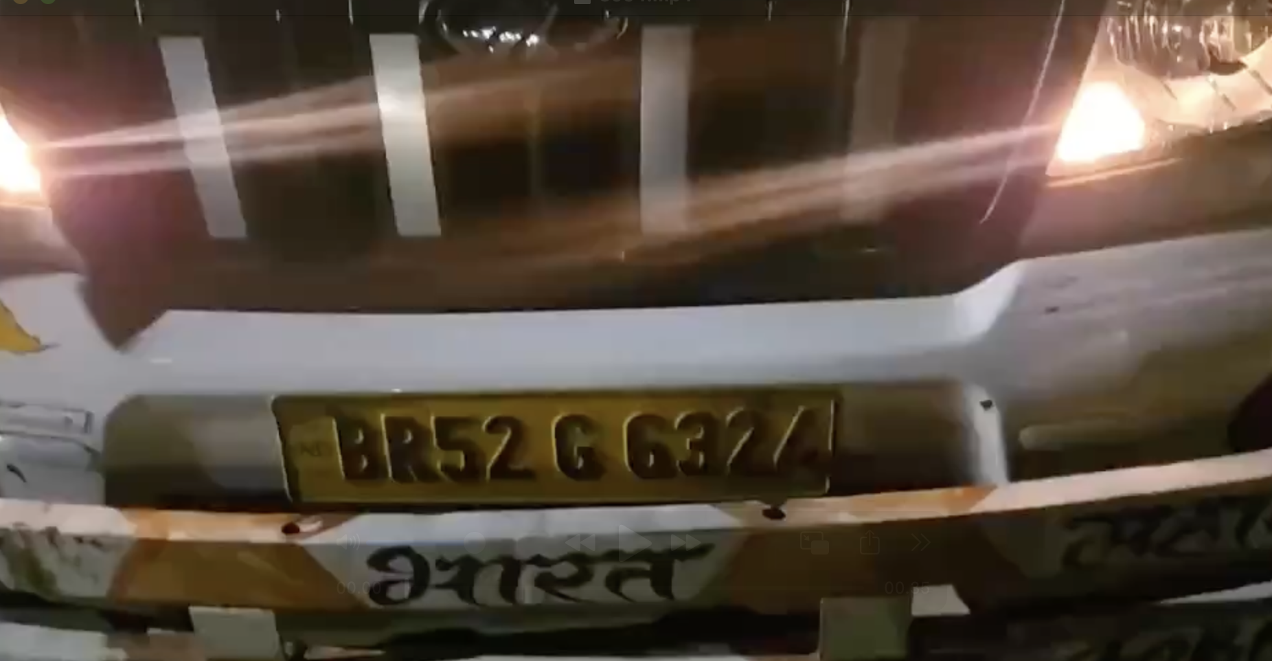 Bajrang Dal members harassed drivers of a pickup truck transporting cattle