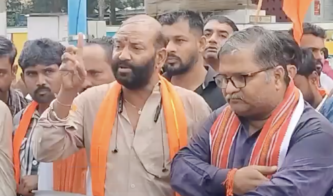 Sri Ram Sene delivers dangerous speech in Hubli