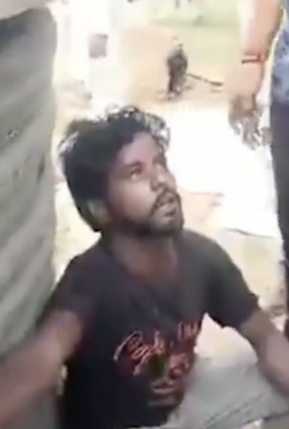 Right wing mob apprehend two men for allegedly transporting beef