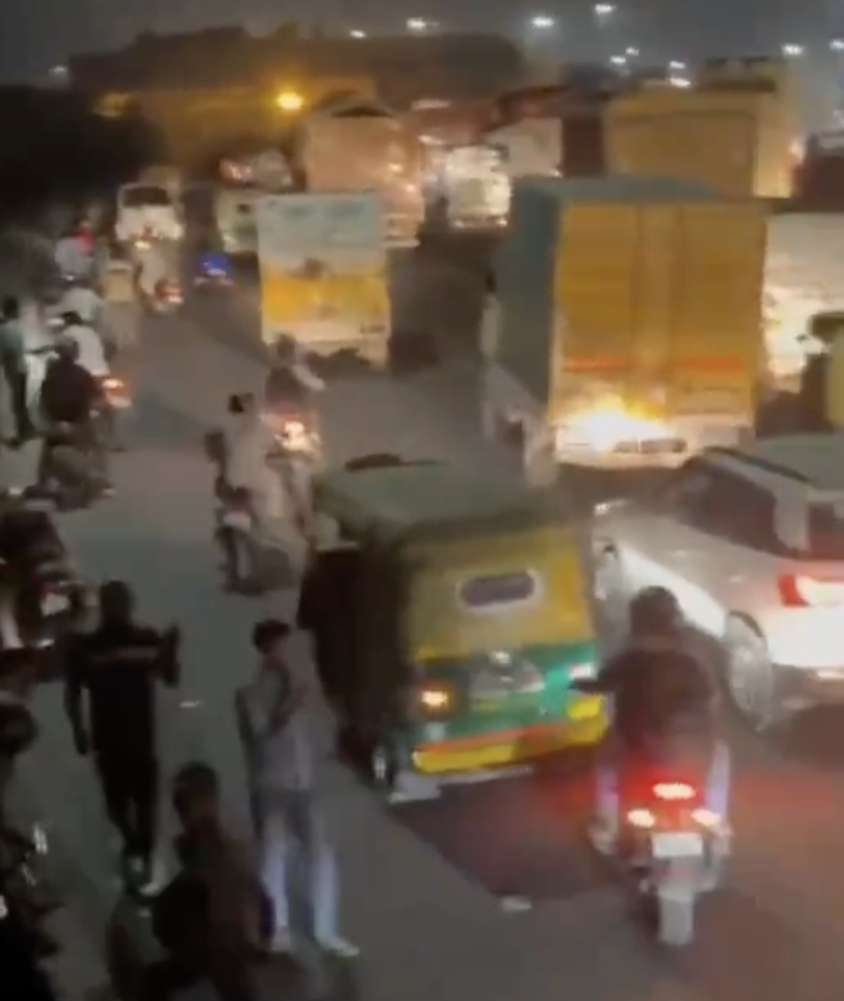 Cow vigilantes harass truck drivers in Delhi