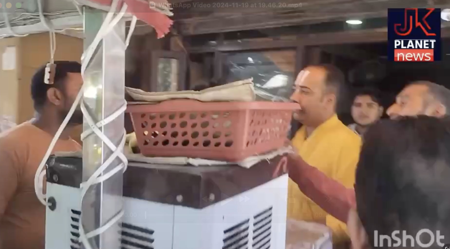 Non-Hindu vendors harassed by leaders of a business body in Bishnah