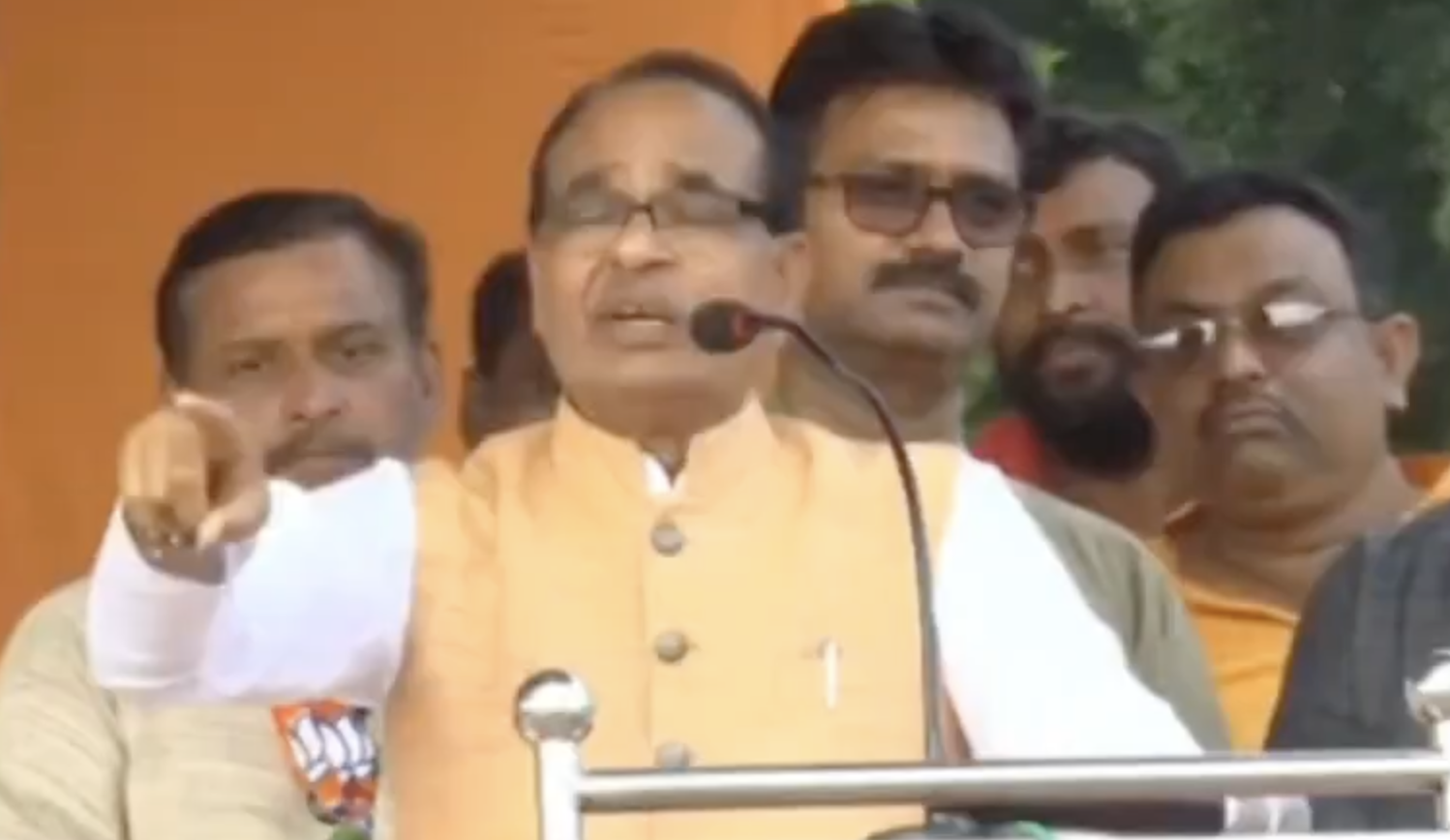 Agriculture minister Shivraj Singh Chouhan delivers fear speech in Dumka