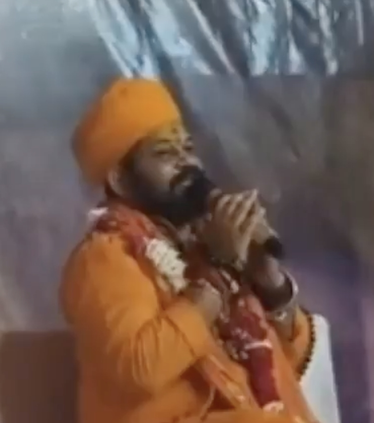 Hindu Monk Raju Das peddles anti-Muslim conspiracy theories at an event in Ayodhya