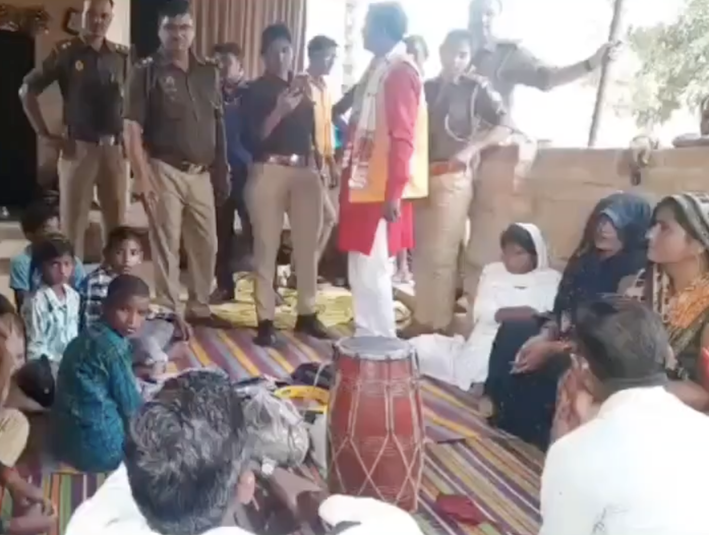 Hindu Jankalyan Manch raided a Christian prayer meet in Barabanki
