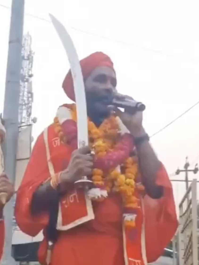 Monk Madhuram Sharan Shiva gives call to arms