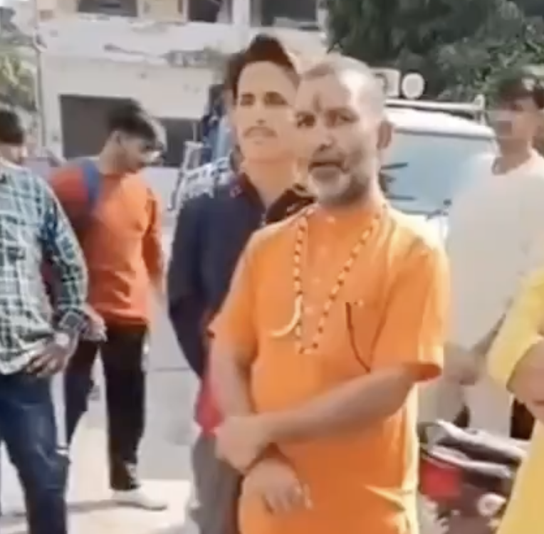 Monk Yati Parmatma Nandgiri delivers fear speech in Kotdwar