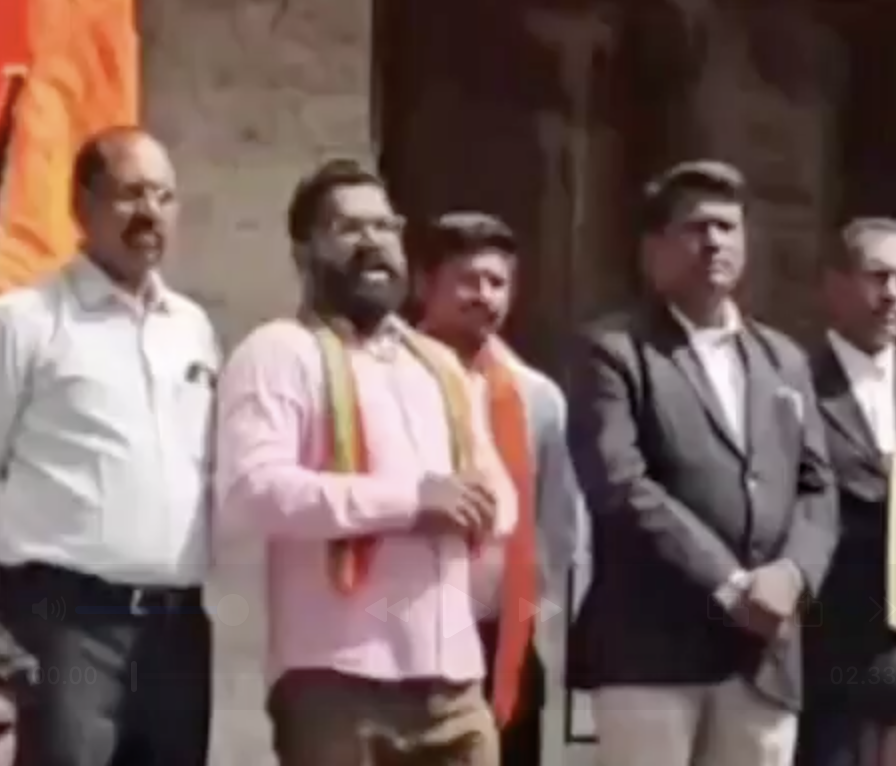 Bajrang Dal leader promotes conspiracy of Land Jihad while fear mongering about waqf act in Chikkodi