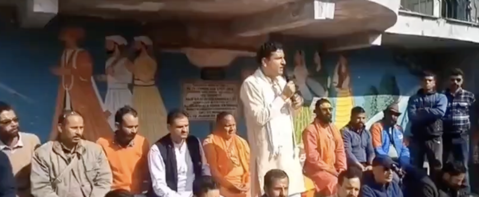 Hindu Janjagran Manch leader Kamal Gautam delivers hate speech in Mandi