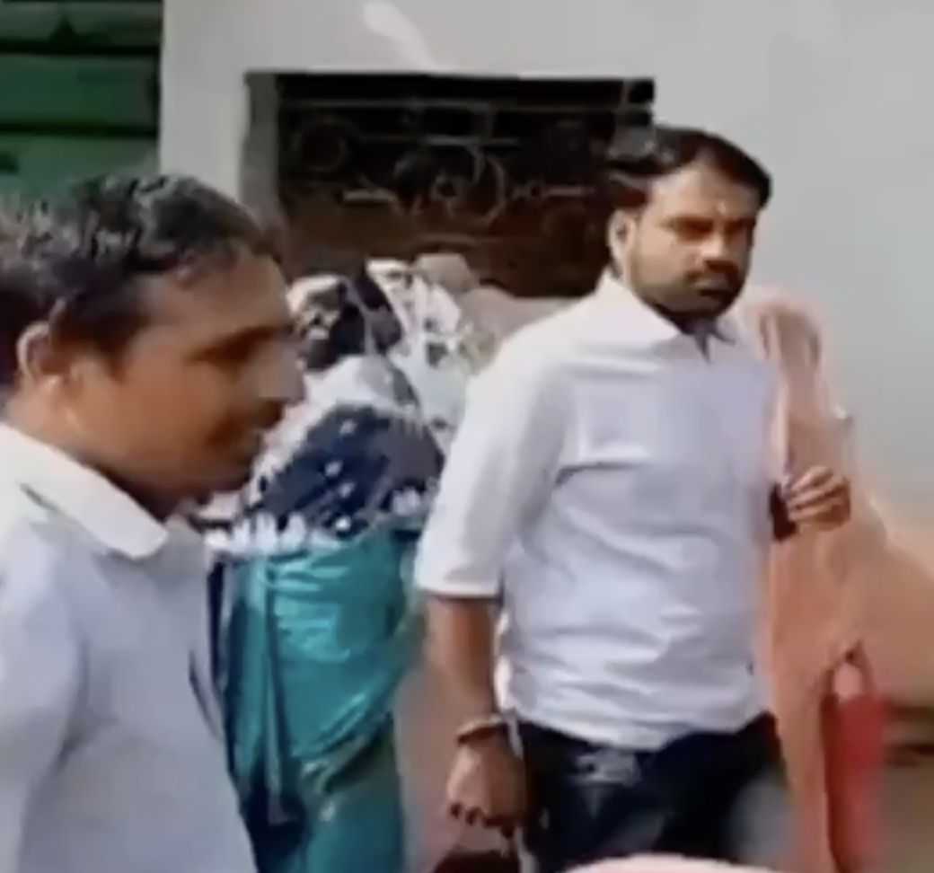 VHP and Bajrang Dal members disrupt a Christian prayer meet in Sehore