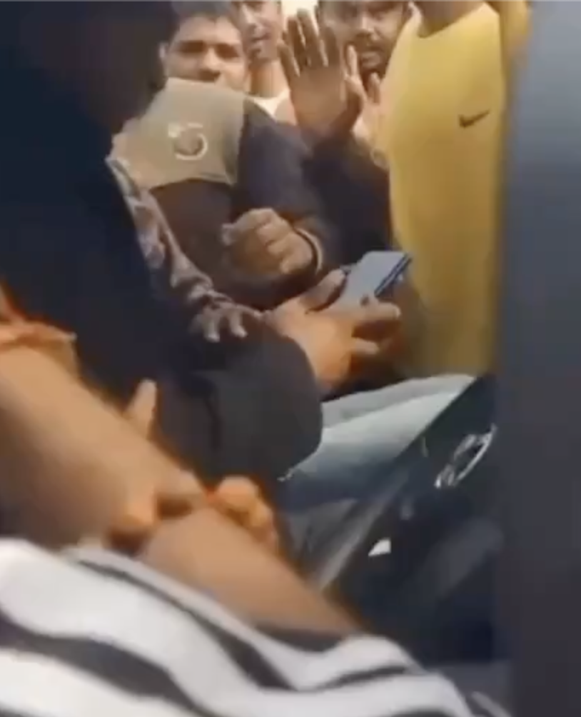 Members of Gau Raksha Dal assault drivers of a mini truck transporting cattle, alleging cow smuggling