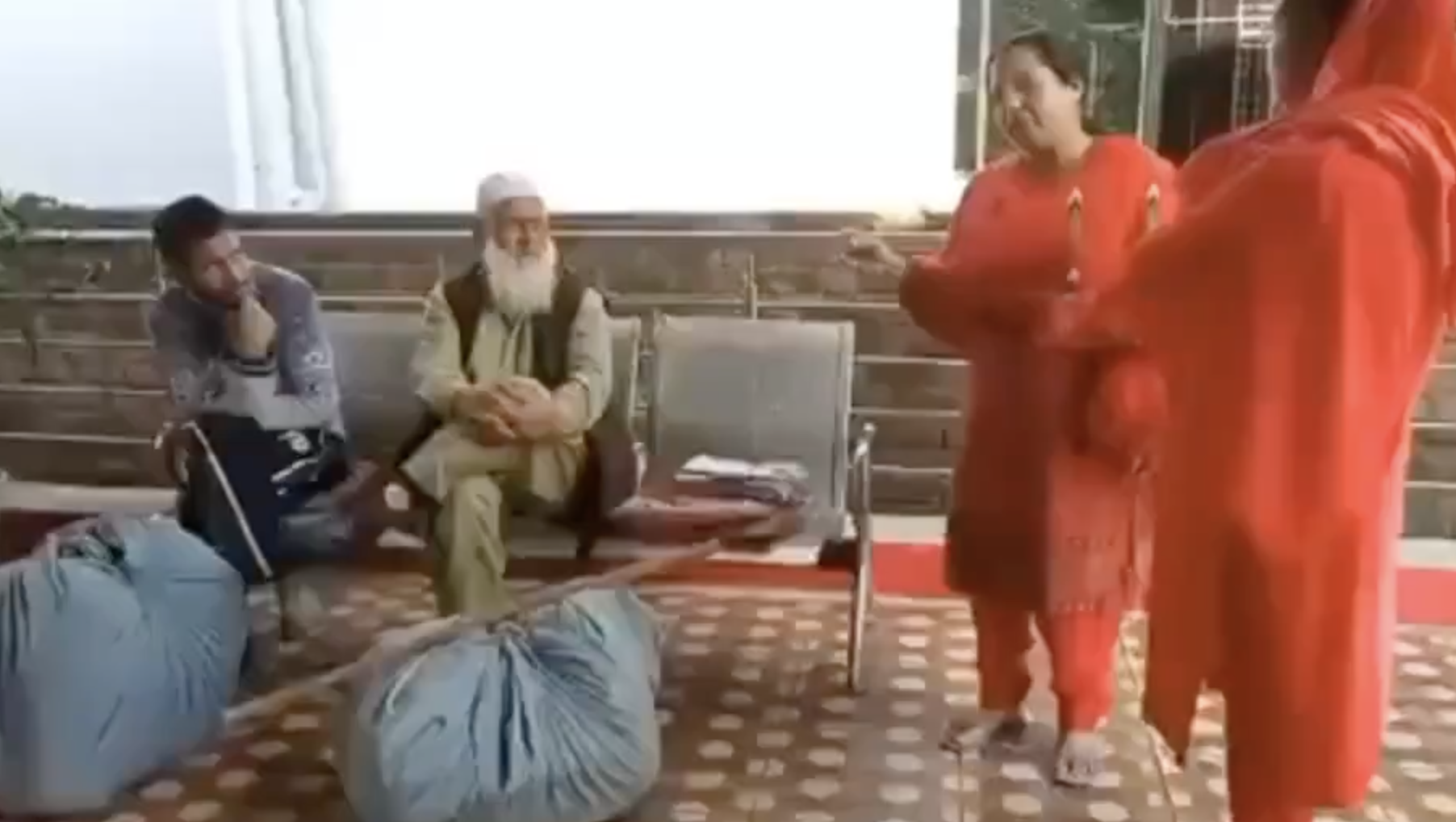 BDC member harasses Kashmiri traders, demands they chant ‘jai shree ram’