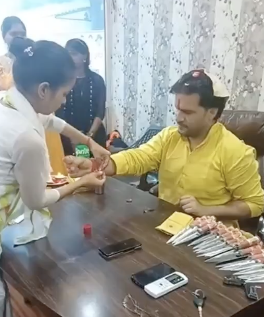 On Raksha Bandhan, Rashtriya Hindu Sher Sena distributes daggers, urging women to protect themselves