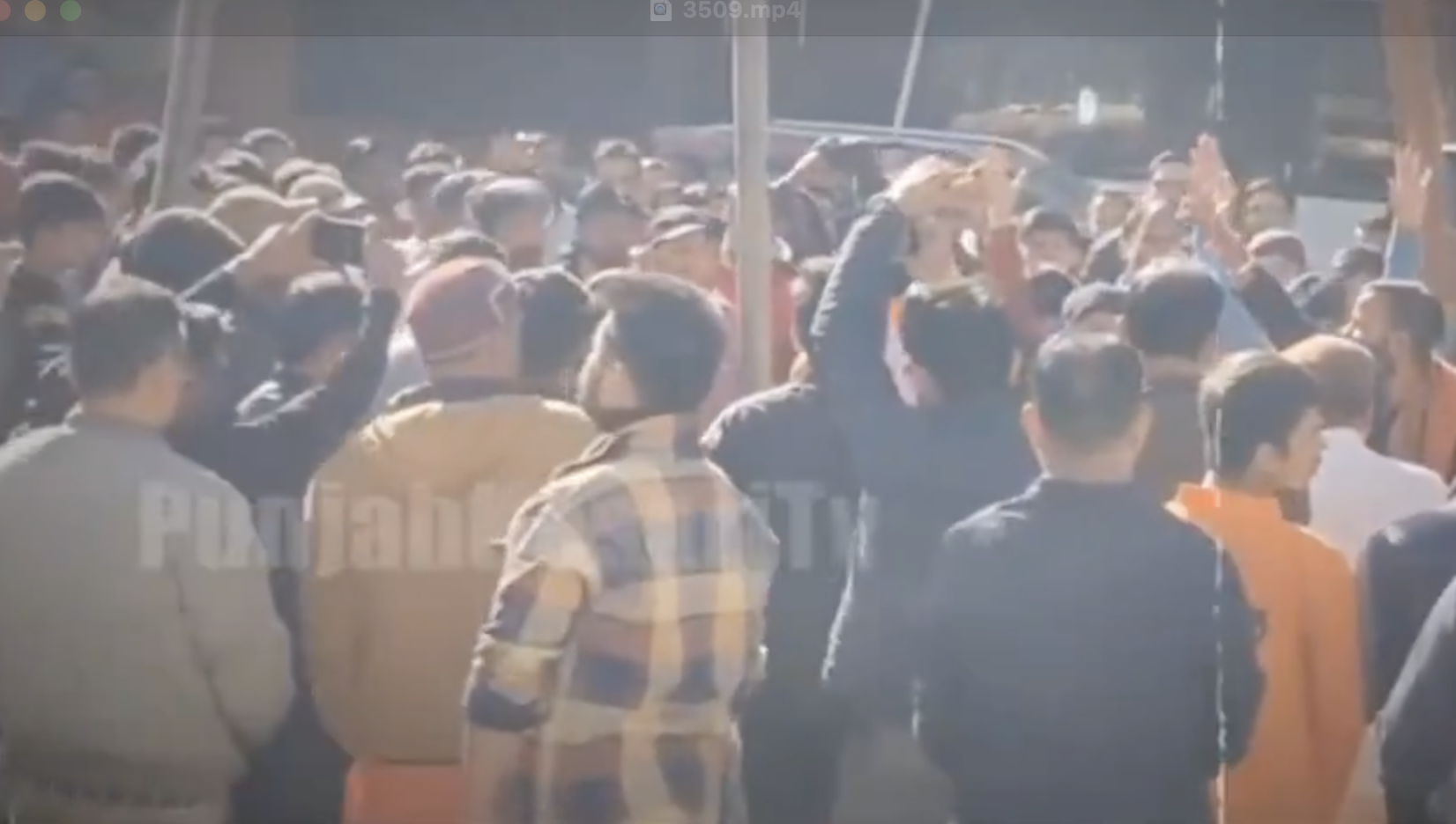 Bajrang Dal Protesters Raise Anti-Muslim Slogans, Police Stand By