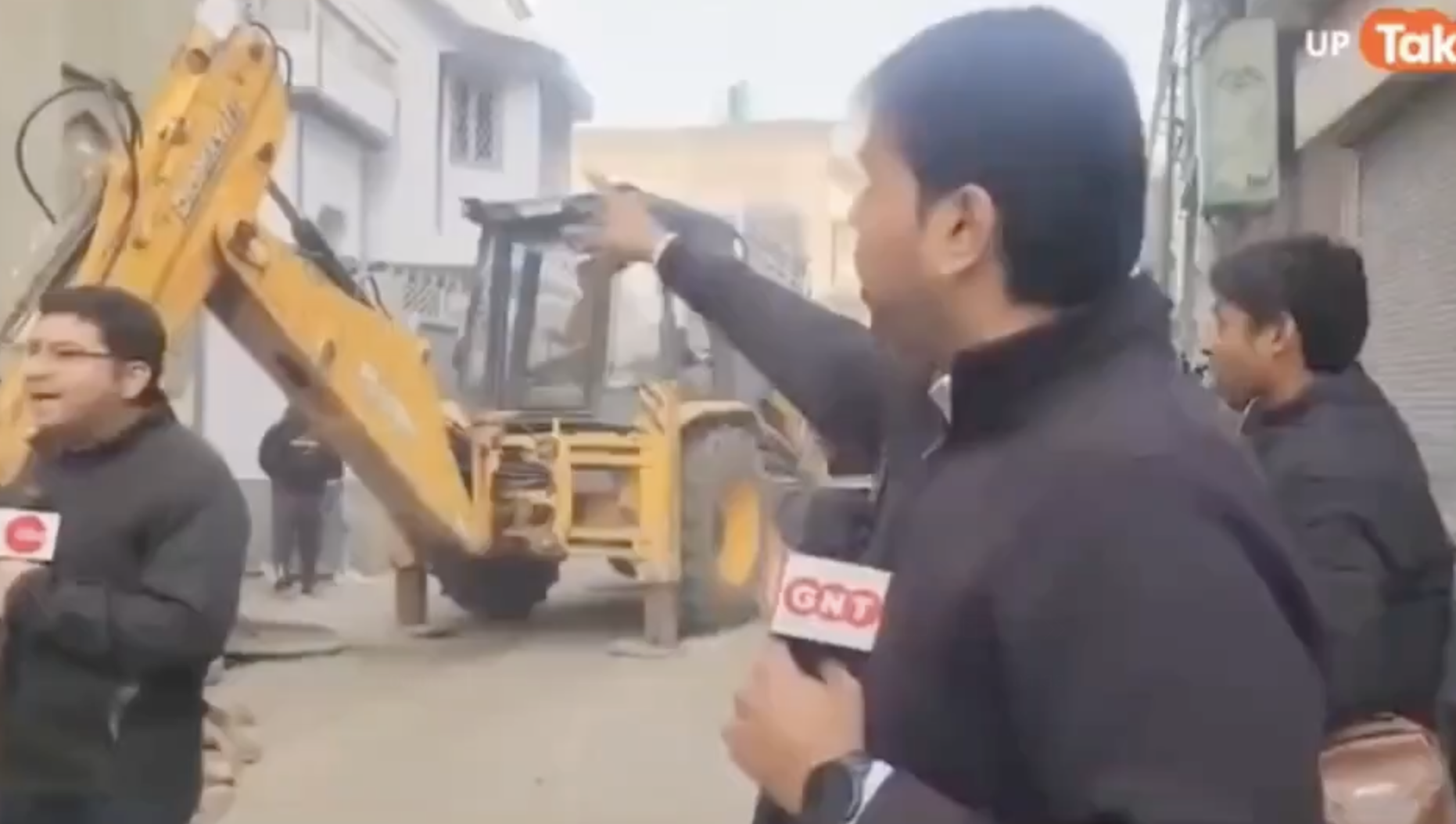 District Administration Bulldozes Lal Masjid Stairs in ‘Encroachment Drive’