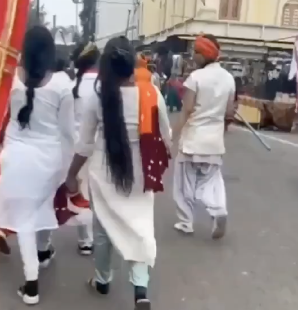 Hindu Nationalist Groups Chant Provocative Slogans, March With Batons at VHP-Durga Vahini Rally