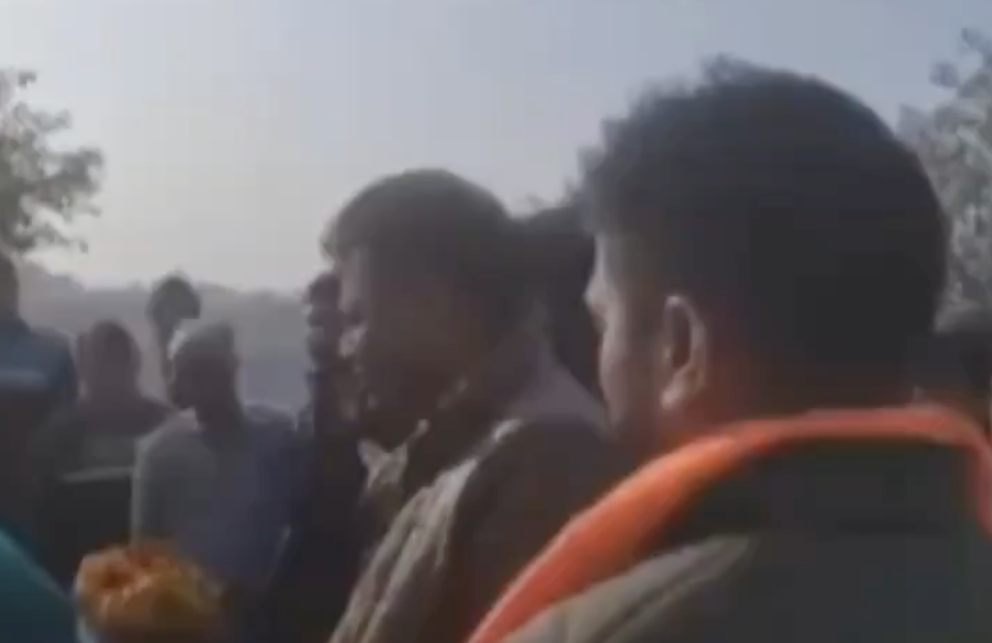 Bajrang Dal and Police Evict Muslim Prasad Vendor from Hindu Temple Premises