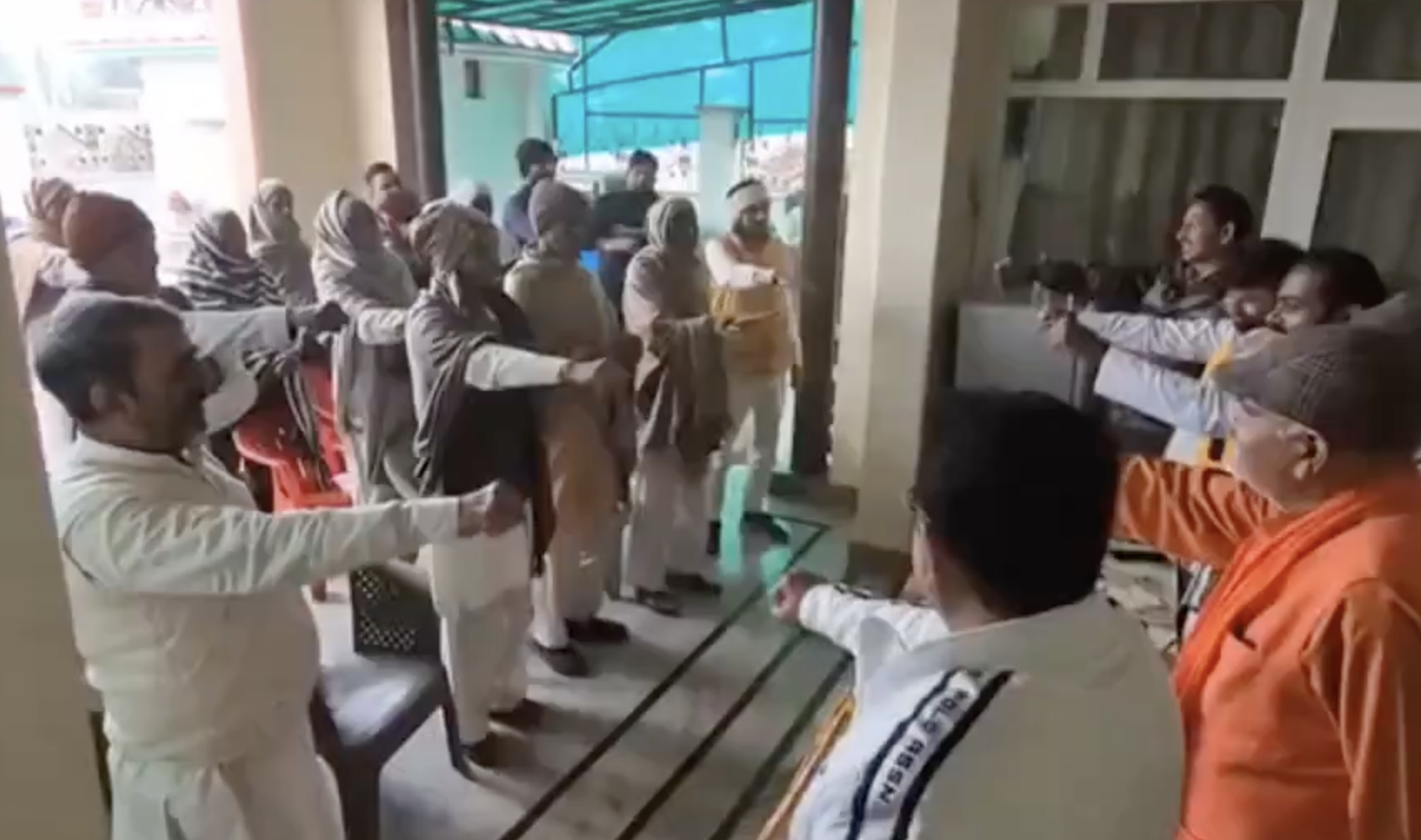 Bharatiya Bajrang Dal Leader Dinesh Patil Leads Oath to ‘Liberate’ Kashi, Mathura, and Rename Taj Mahal as Tejo Mahalaya