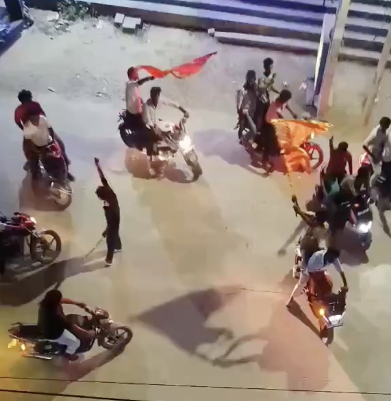 Hindu Nationalists Brandish Swords Outside Mosque, Chant ‘Jai Shri Ram’ After Shivaji Jayanti Procession