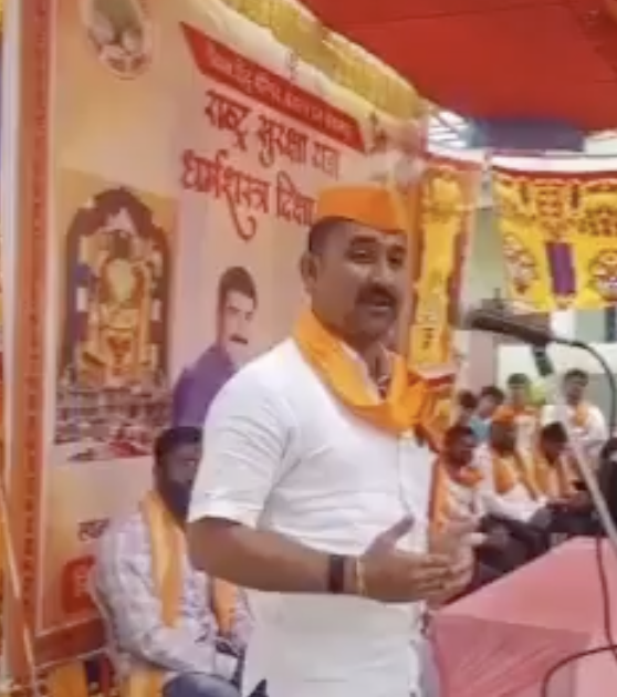 VHP Leader at Trishul Deeksha Spreads ‘Love Jihad’ Conspiracy, Encourages Cow Vigilantism