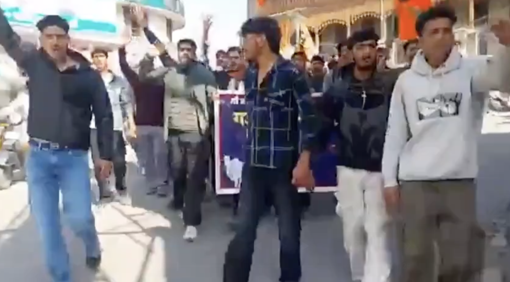 Hindu Nationalists Demand ‘Cow Killers’ Be Shot, Chant Hateful Anti-Muslim Slogans at Protest