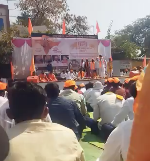 Far-Right Preacher at Hindu Jan Akrosh Morcha in Beed Calls for Violence Against Alleged Cow Killers