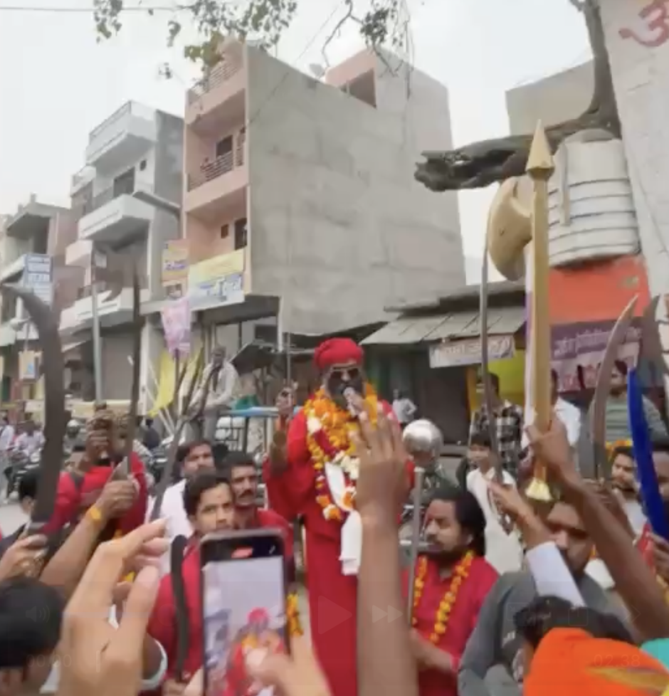 Shiv Shakti Akhada Leader at Religious Gathering Compares Muslims and Christians to Demons, Calls for Weaponizing Hindus