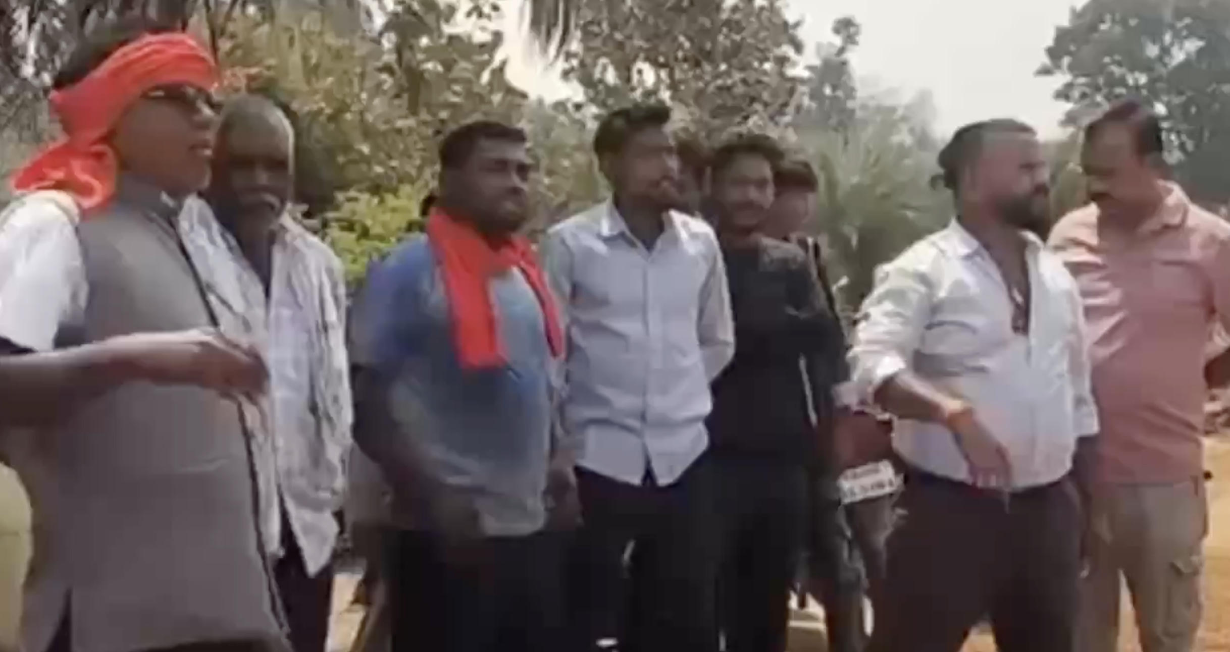 VHP-Bajrang Dal Protest Outside Church During Sunday Prayers, Accuse Pastors of Forced Conversions