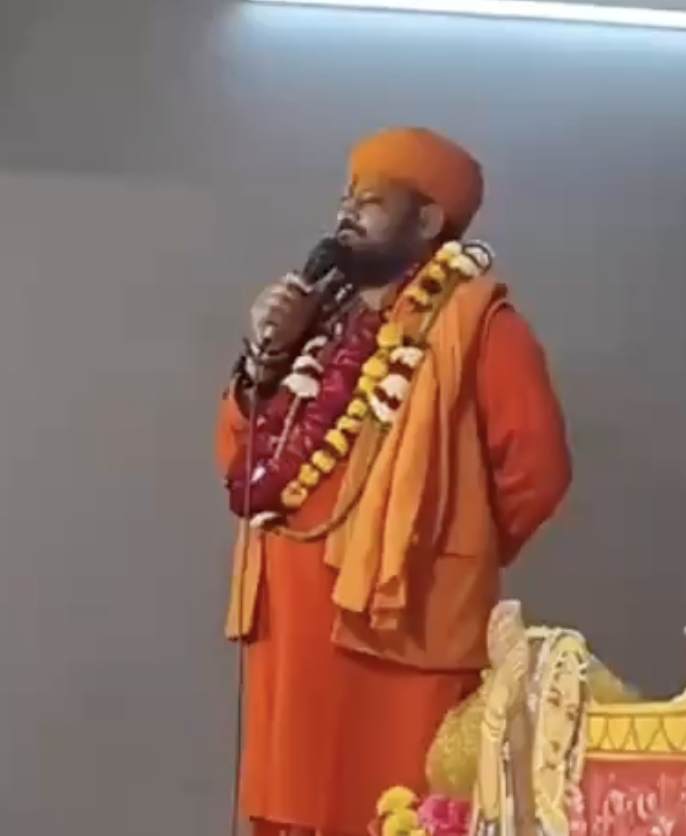 Monk Raju Das at Religious Event Calls Muslims and Christians ‘Chadar and Father,’ Demands Hindu Rashtra