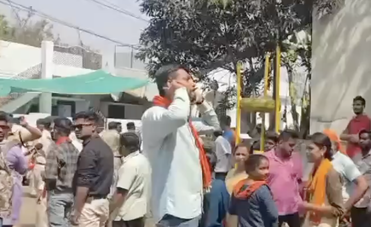 Bajrang Dal Mob Raids House Church, Vandalizes Property, Chants Anti-Christian Slogans