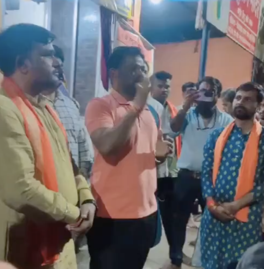 Bajrang Dal Leader at Hanuman Chalisa Pushes ‘Love Jihad’ Conspiracy, Prepares Youth for War