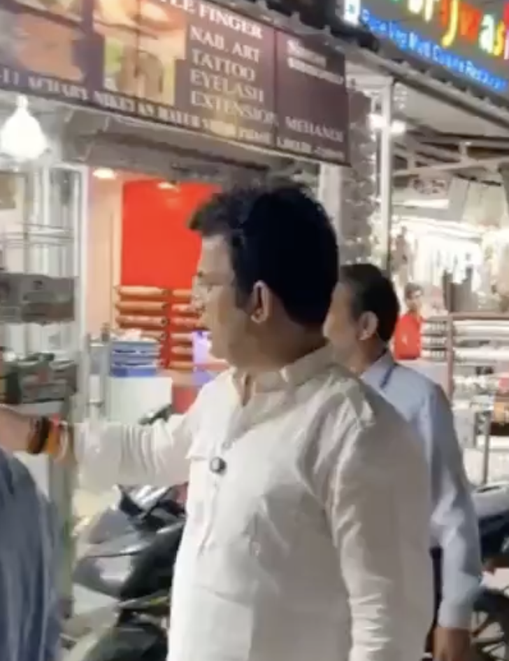 BJP’s Ravindra Negi Confronts Muslim Vendors Over ‘Chauhan’ Shop Names