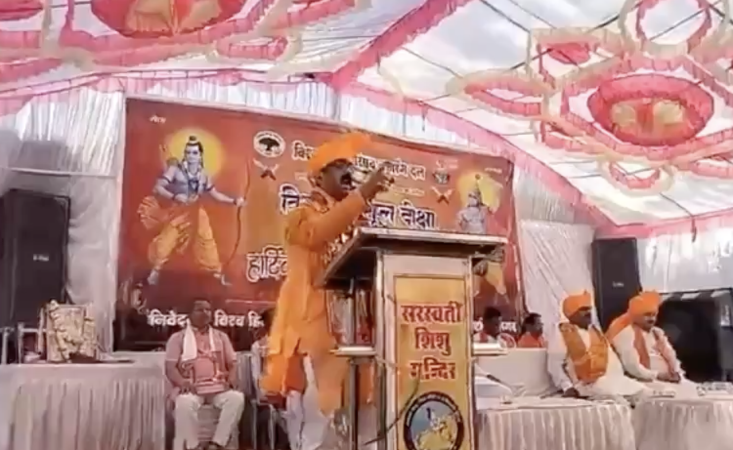 Neeraj Doneria at Trishul Deeksha Vows to Dig Up Aurangzeb’s Grave