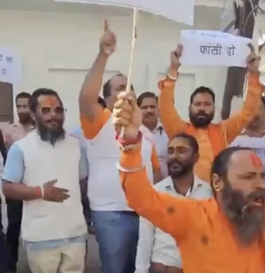 Hindu Nationalists Demand Hospital Kill Cattle Slaughter Accused, Threaten Beheading